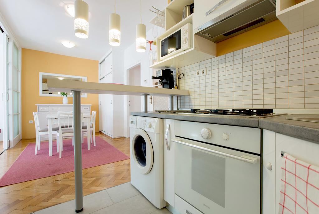 Apartment Cvetje ซาเกร็บ ภายนอก รูปภาพ