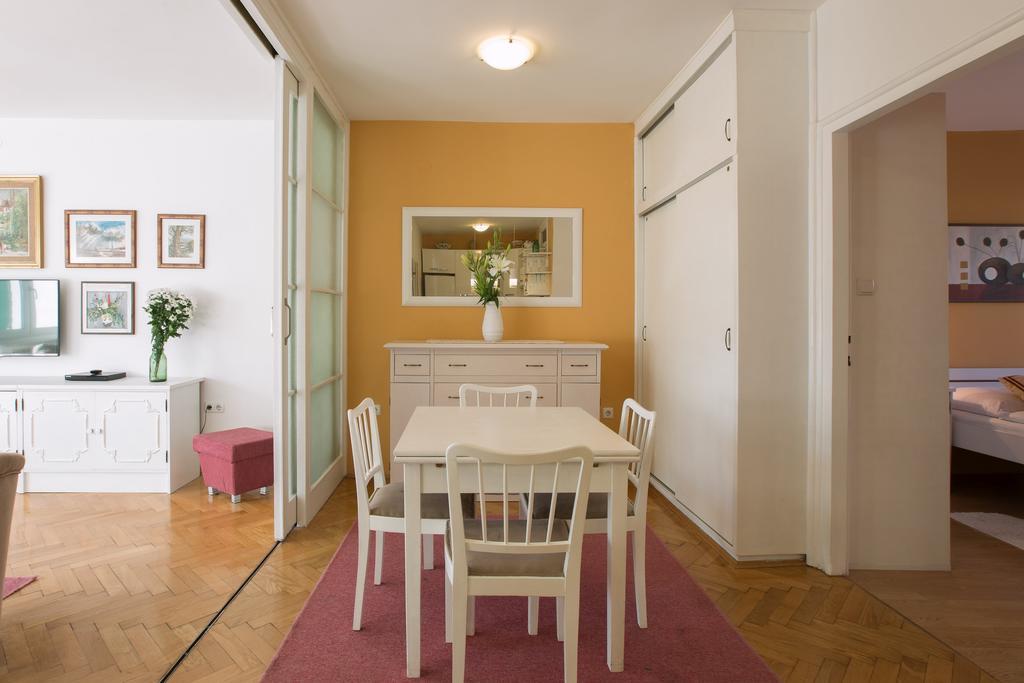 Apartment Cvetje ซาเกร็บ ภายนอก รูปภาพ