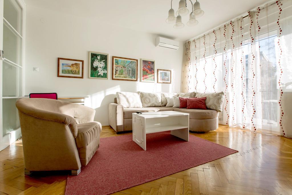 Apartment Cvetje ซาเกร็บ ภายนอก รูปภาพ